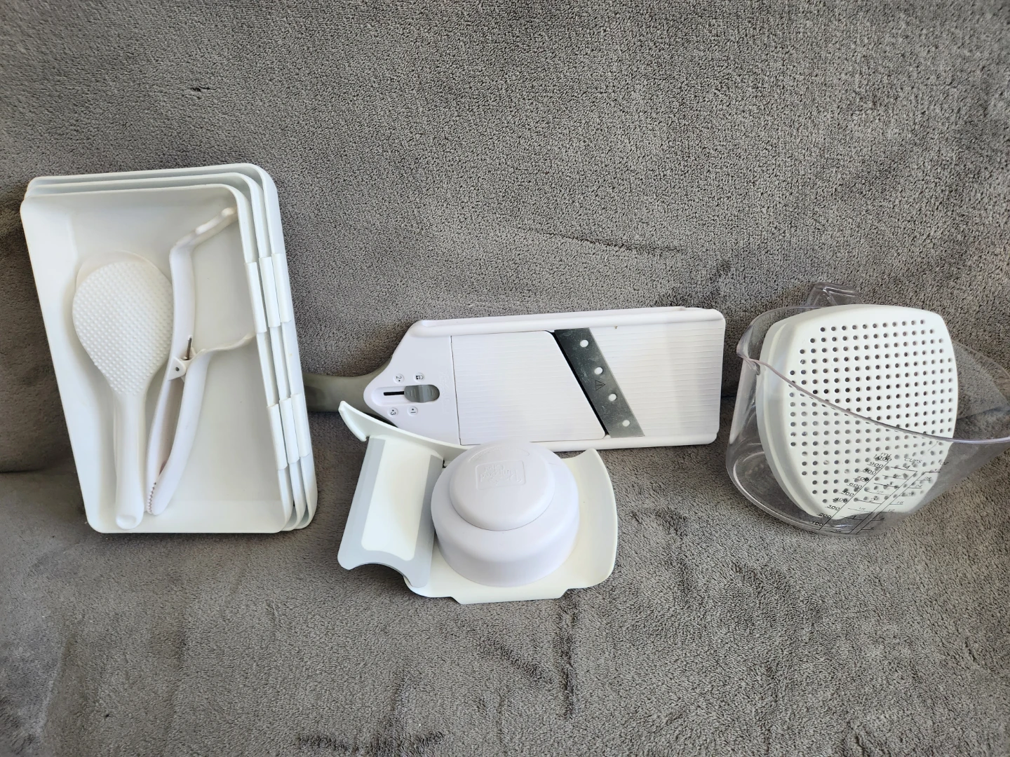 Assortment of Pampered Chef items various prices - photo 3