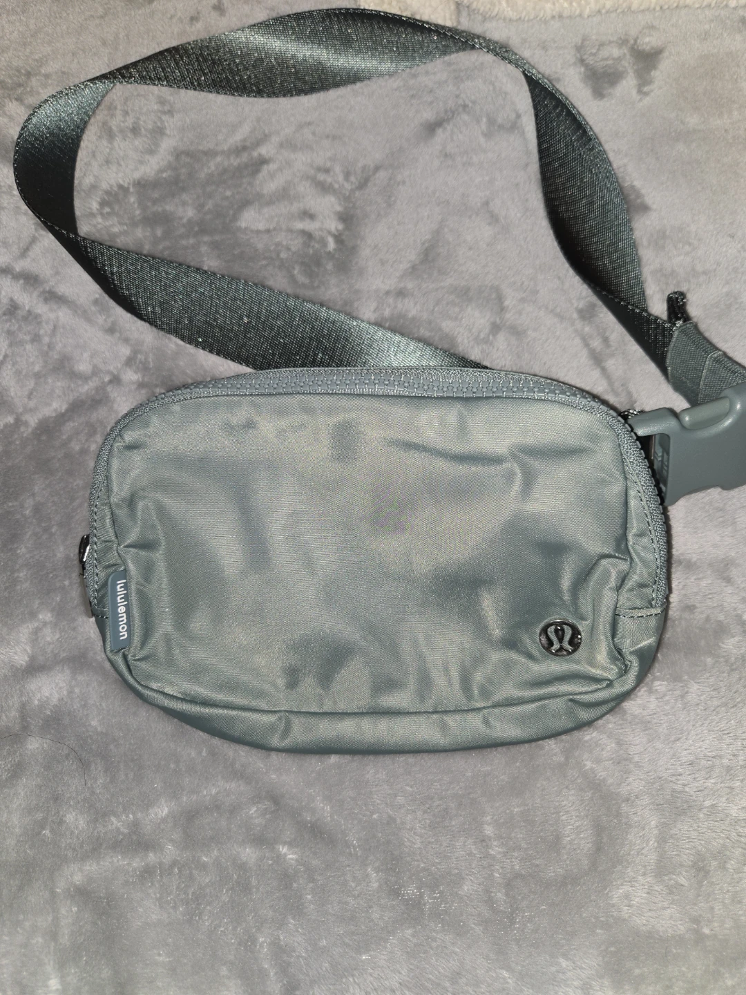 Lululemon Everywhere Belt Bag Grey Sage