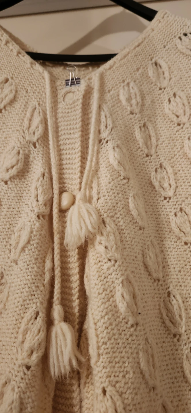 100% wool vintage Cream Knit Poncho with Tassels and Fringe - photo 2
