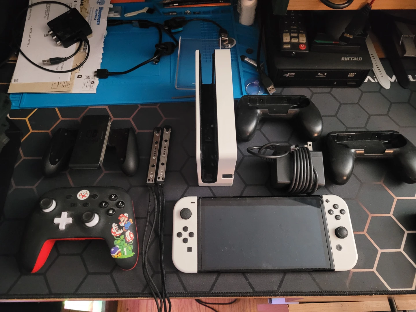 White Switch Oled with extras