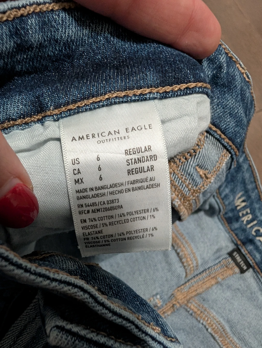 American Eagle Mom Jeans - Size 6 - photo 3