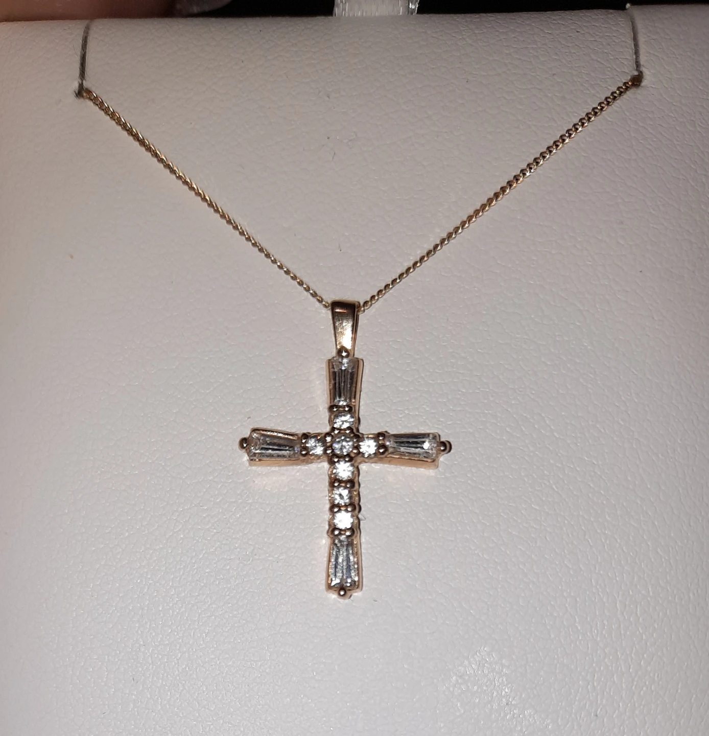 Solid 10k yellow gold CZ cross ✝️ pendant