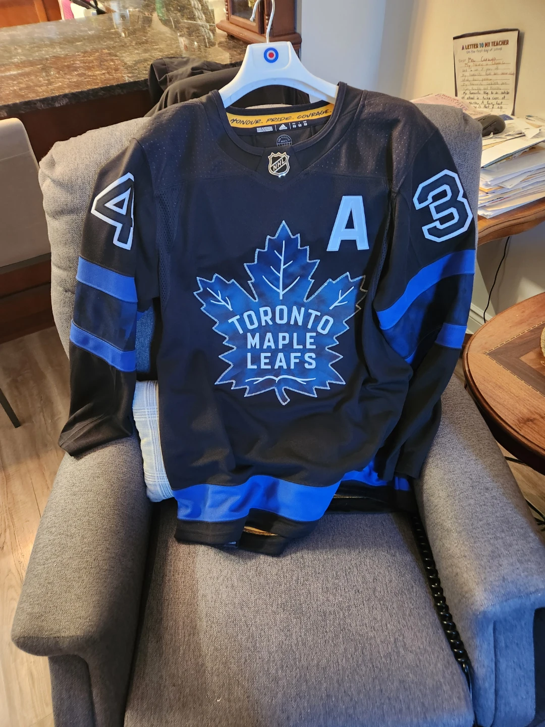 Adidas Toronto Maple Leafs Matthews #34 Jersey