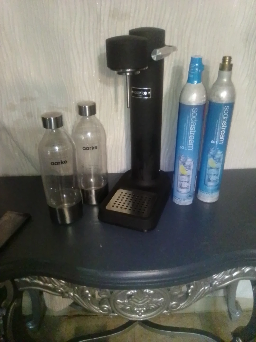 Aarke Water Carbonator with 2 CO2 Cylinders and 2 Bottles