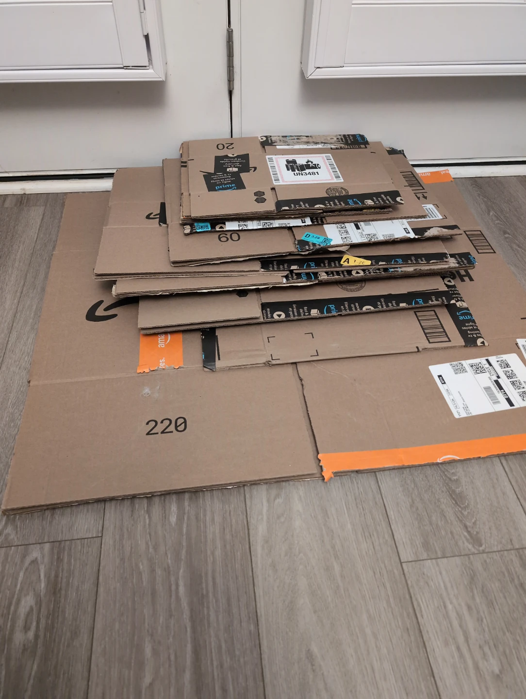 Small cardboard boxes of various sizes - 24 pieces