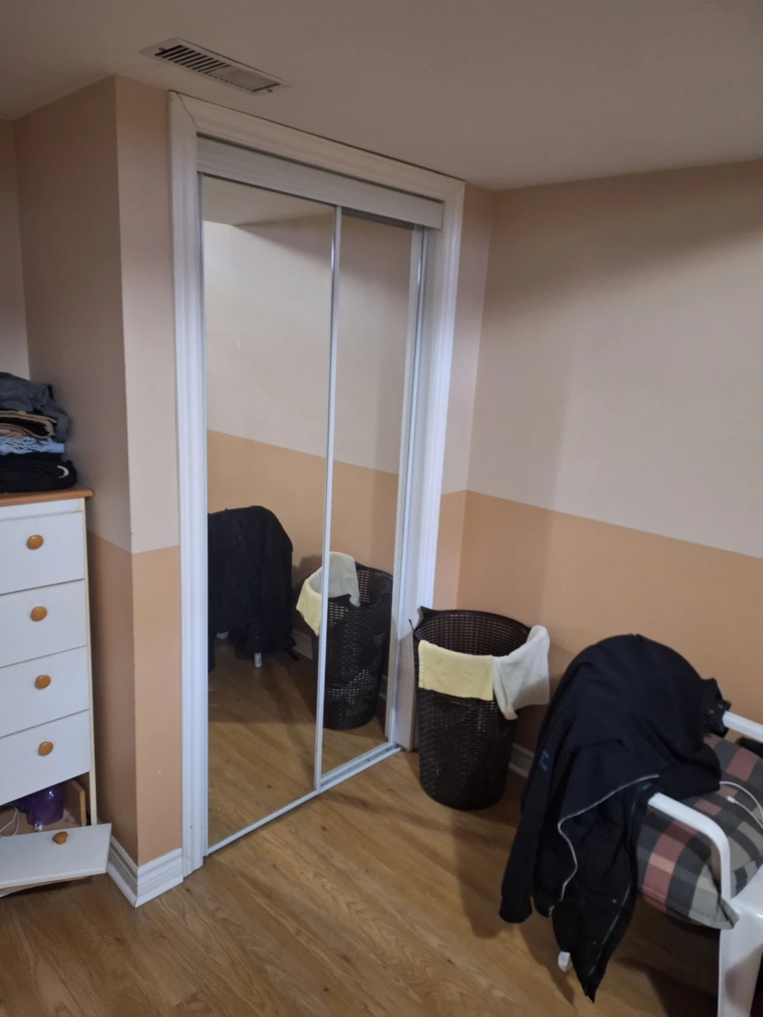 1 Bed 1Bath Basement for rent - photo 4