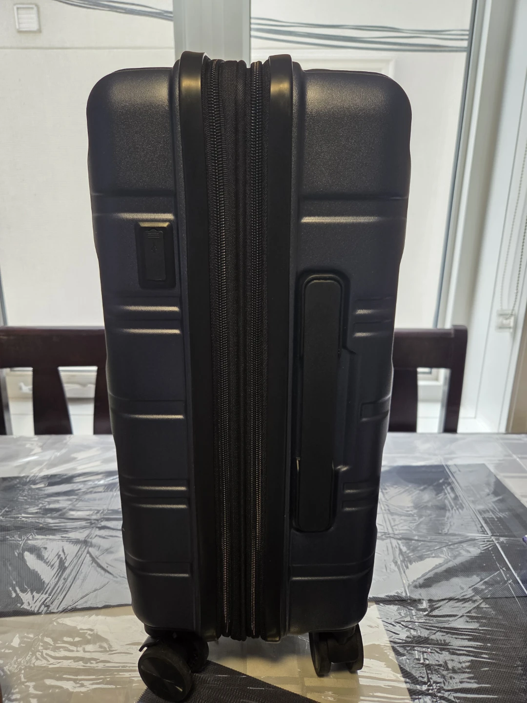 LuggeX Black Carry-On Suitcase - photo 4