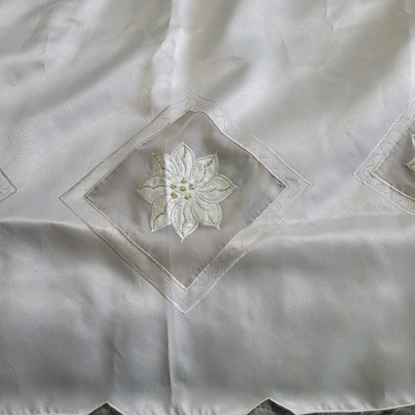 Beautiful Silky Apron - Waist up to 70" - Adult One Size - photo 5