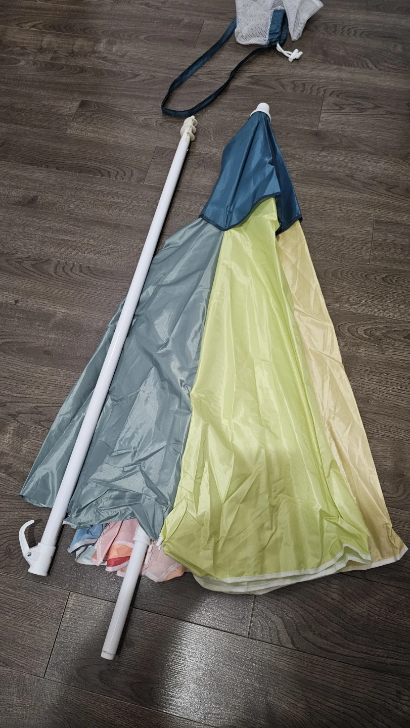 Large Beach Umbrella with UV filter + Carrying Bag