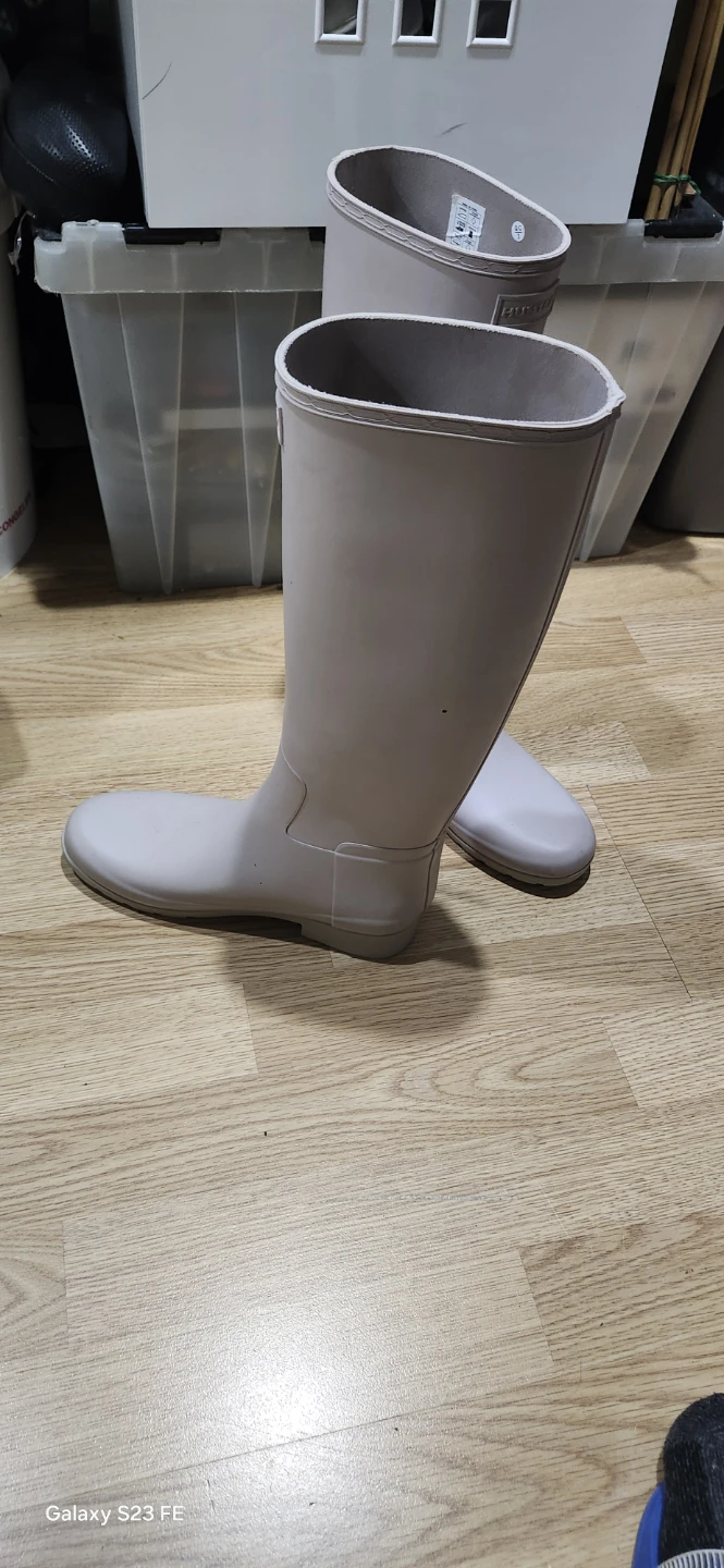 Hunter Women's Rain Boots,Light Purple 14" high.price is firm - photo 3