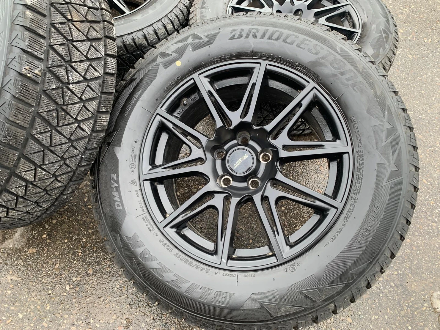 TOYOTA HIGHLANDER WINTER TIRES ON ALLOY RIMS 245/65 R17 - photo 4