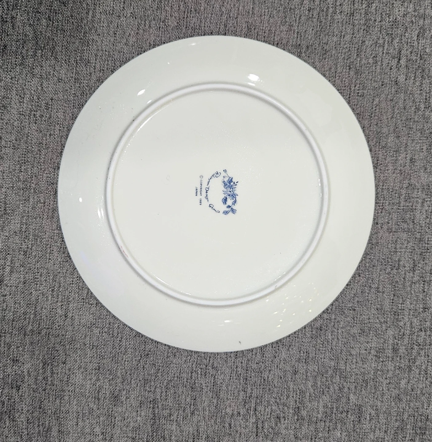 Vintage Churchill Willow Saucer, Blue & White - photo 3