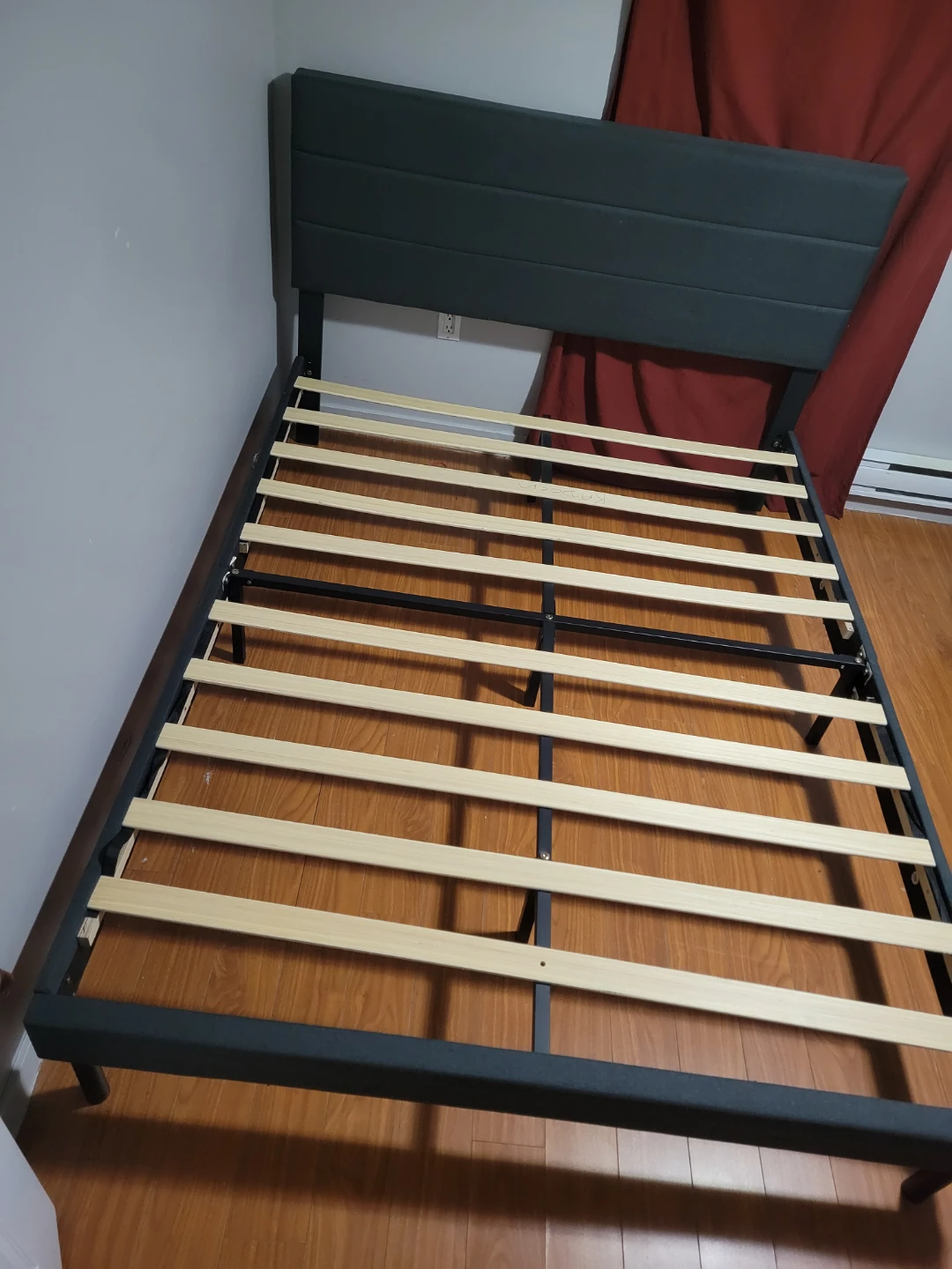 Queen size bed and frame - photo 4