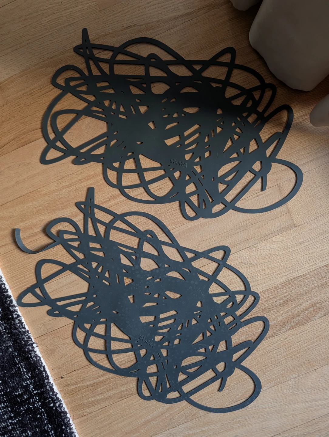 Set of 2 moma doodle Placemats