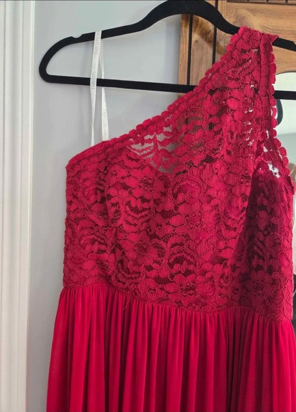 🥕🥕🥕🥕🥕David's Bridal Red One-Shoulder Gown - Size 12