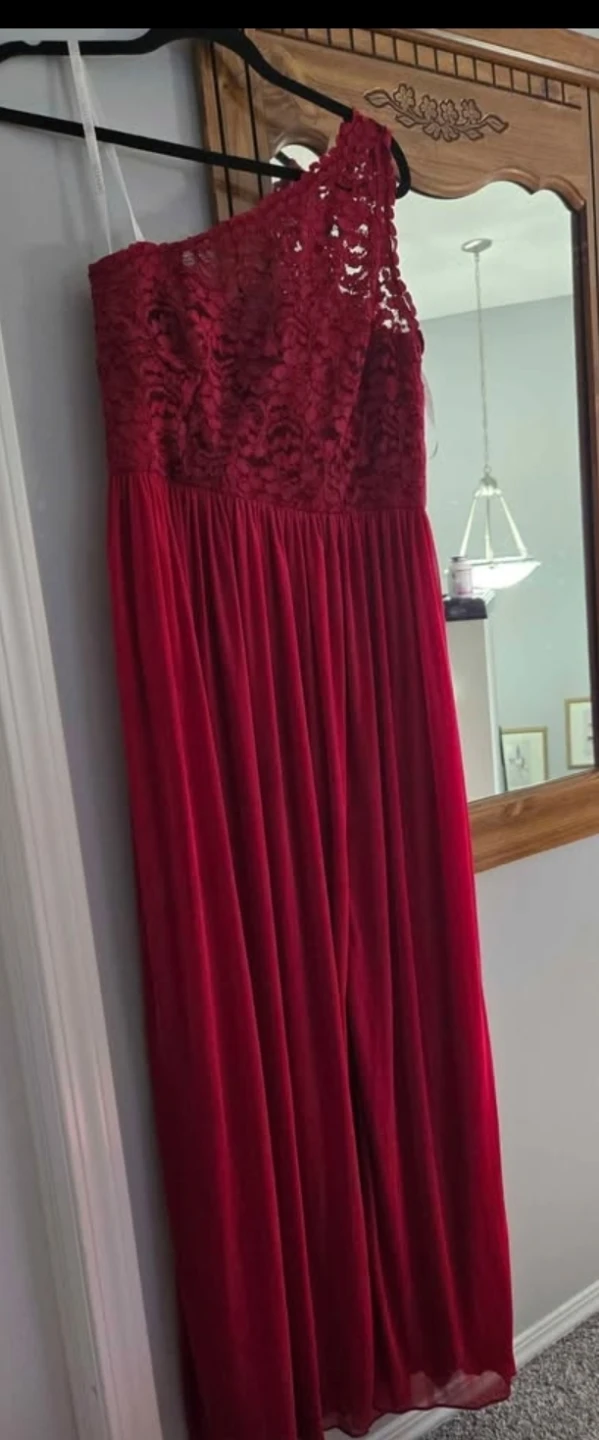 🥕🥕🥕🥕🥕David's Bridal Red One-Shoulder Gown - Size 12 - photo 4