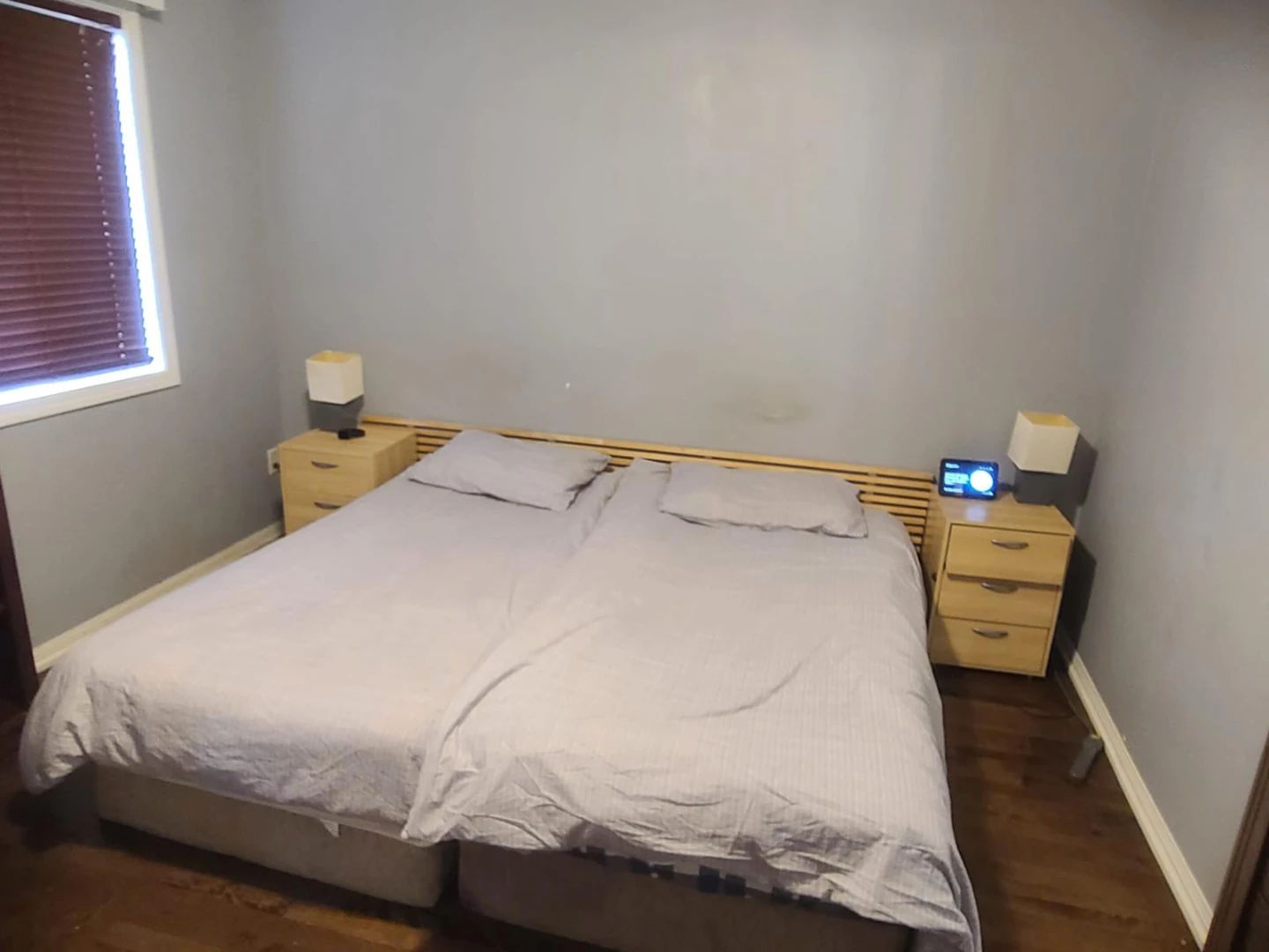 Master Bedroom for rent @Milton prime location - photo 2