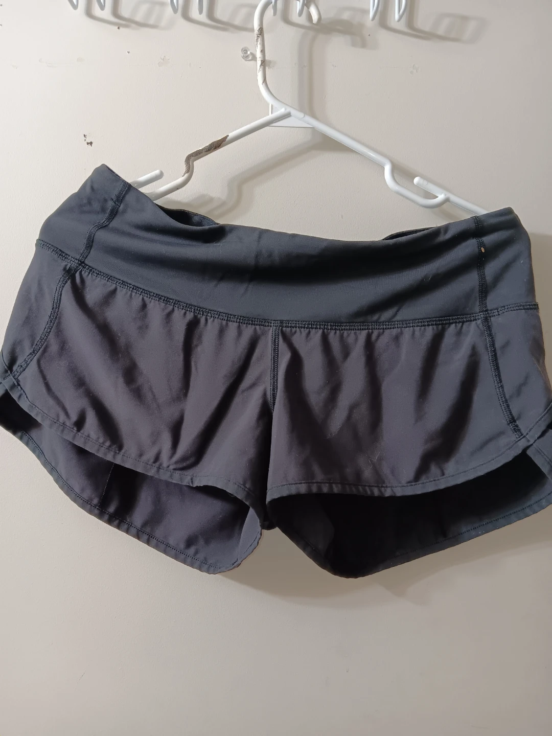 Lululemon Running Shorts, Size 6, in Black!! - photo 2