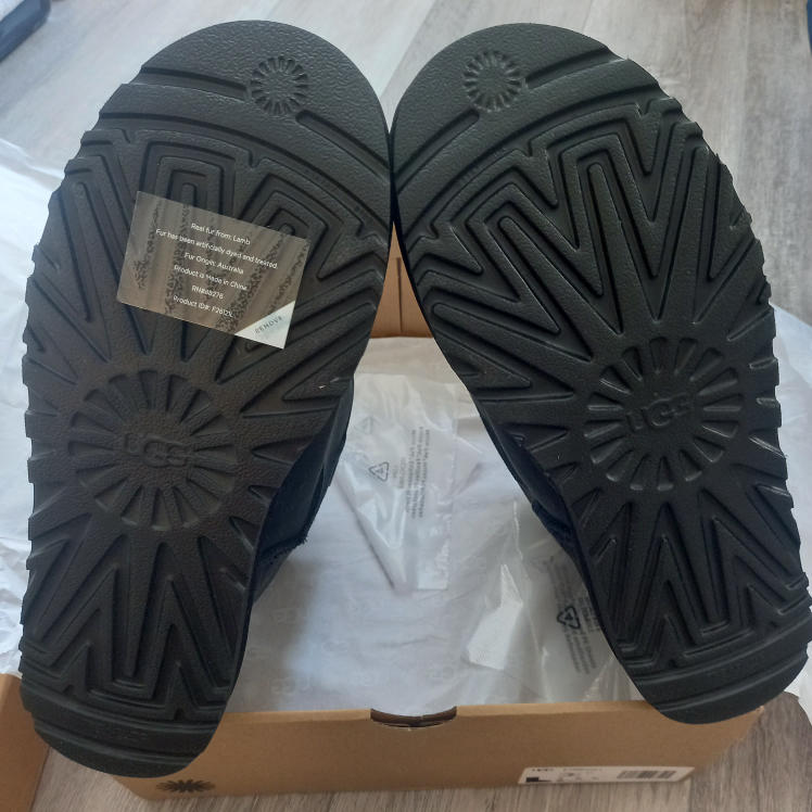 NEW🧡 UGG Classic Short II Boots - Black - photo 2