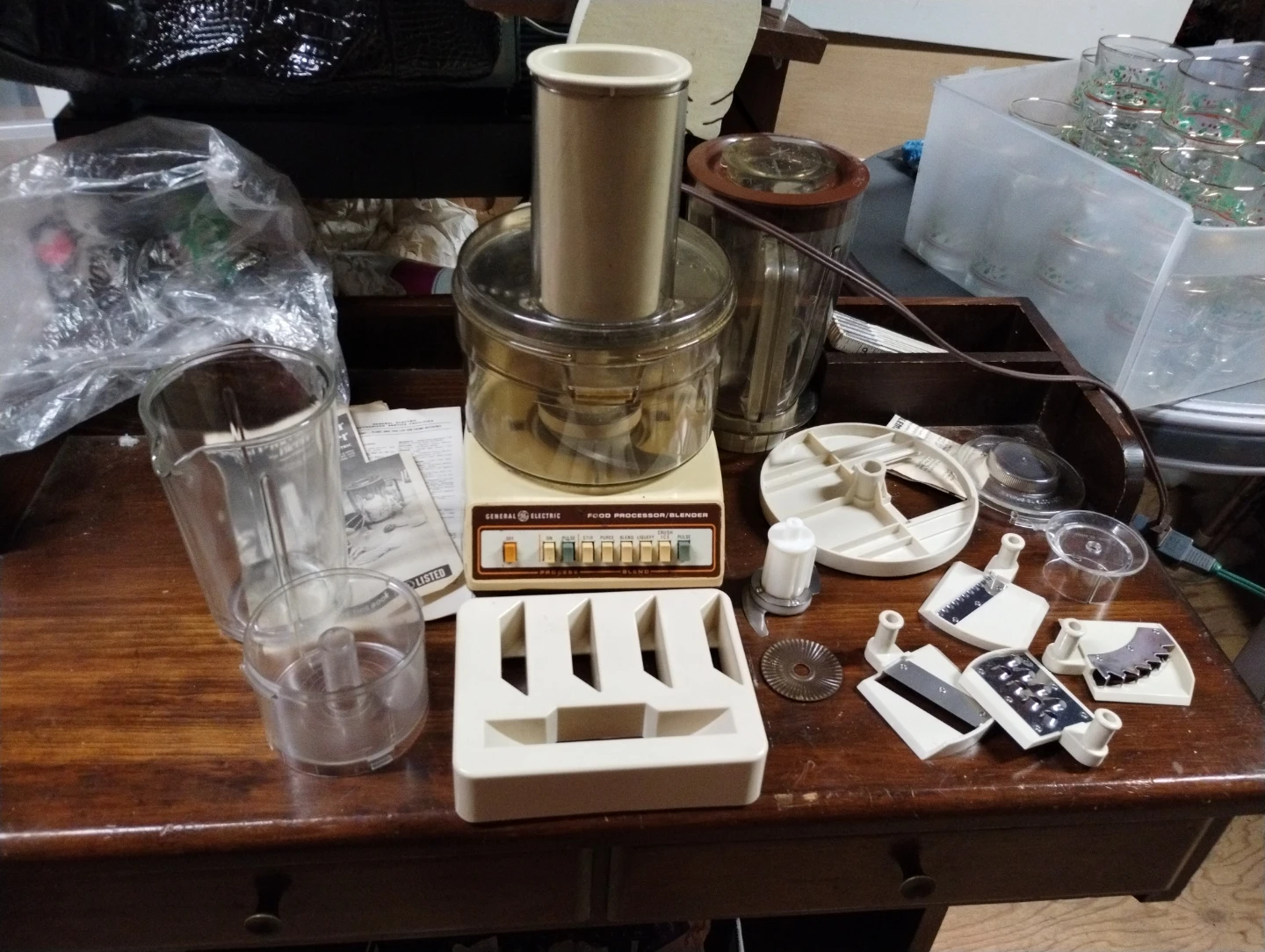 GE Food Processor and Blender with Attachments