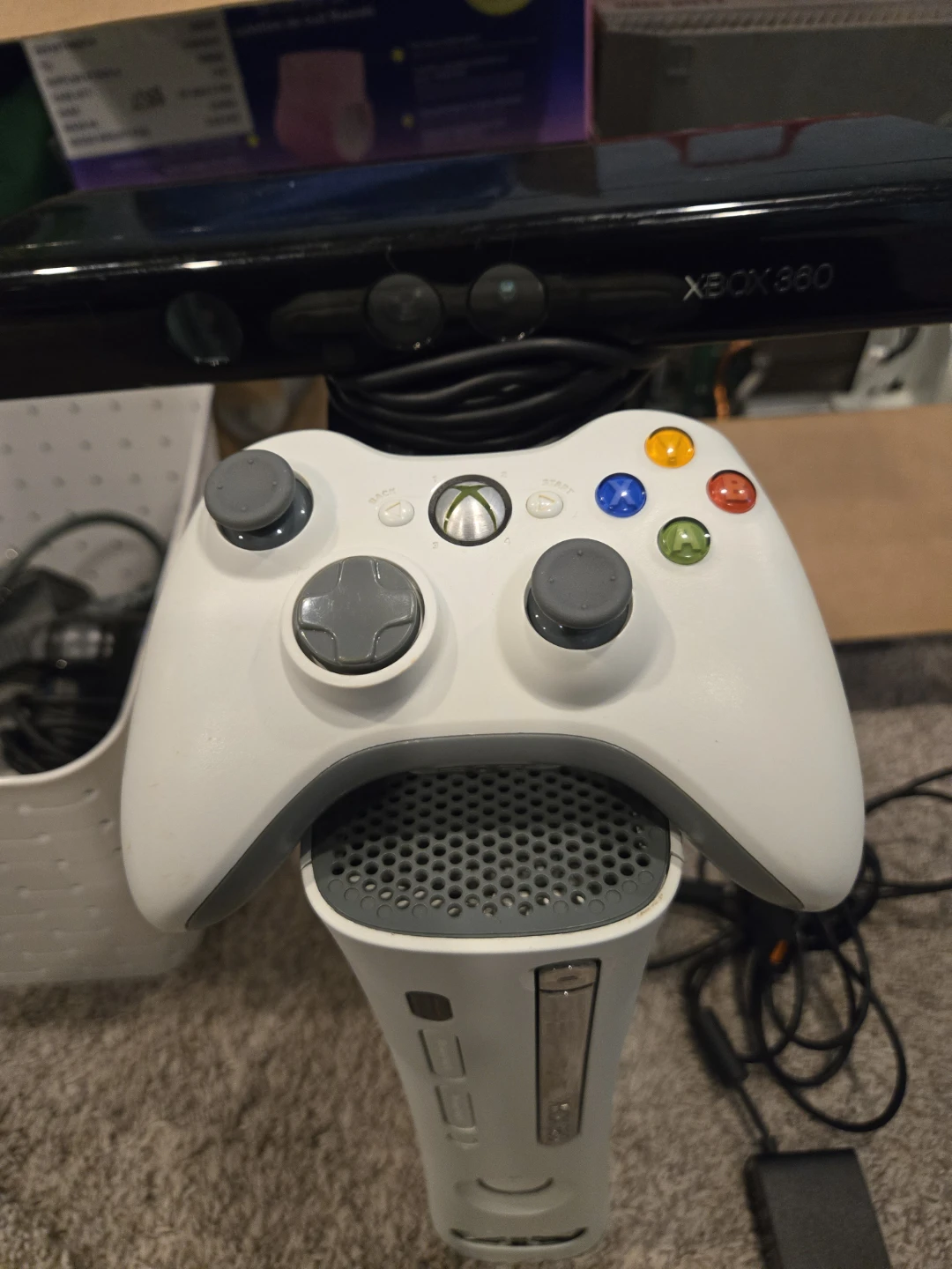 Selling xbox 360 original bundle with guitar - photo 3