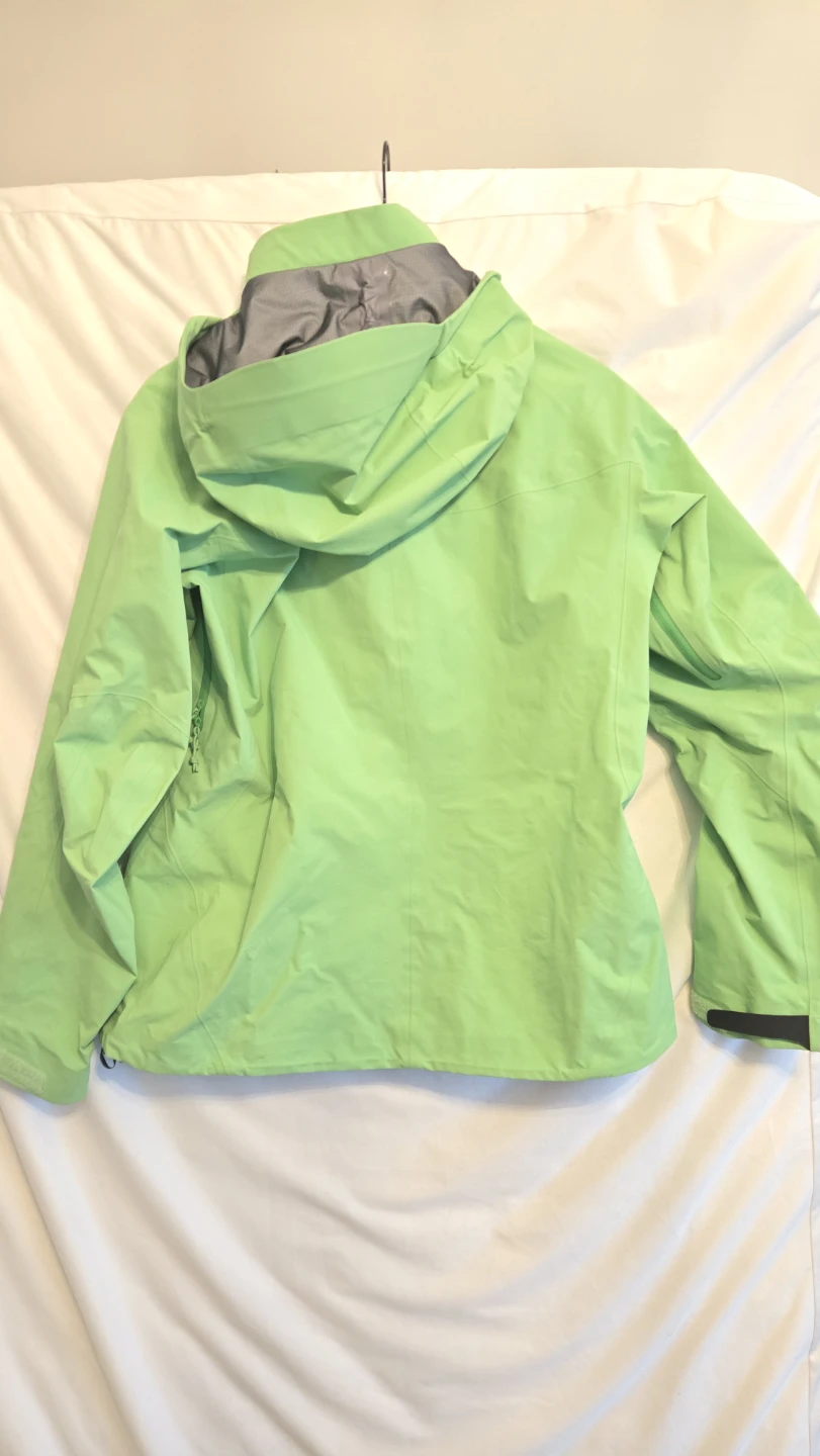 Arc'teryx Beta AR Gore-Tex Pro Jacket - Green Women - photo 2