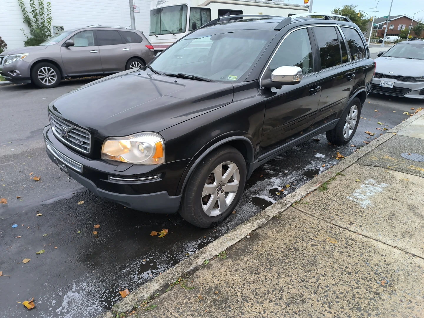 Black Volvo XC90 V8 AWD SUV - photo 2