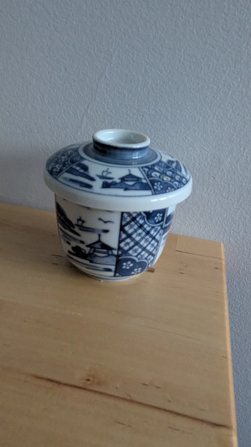 Blue and White Japanese Tea Cup with Lid #freecycle