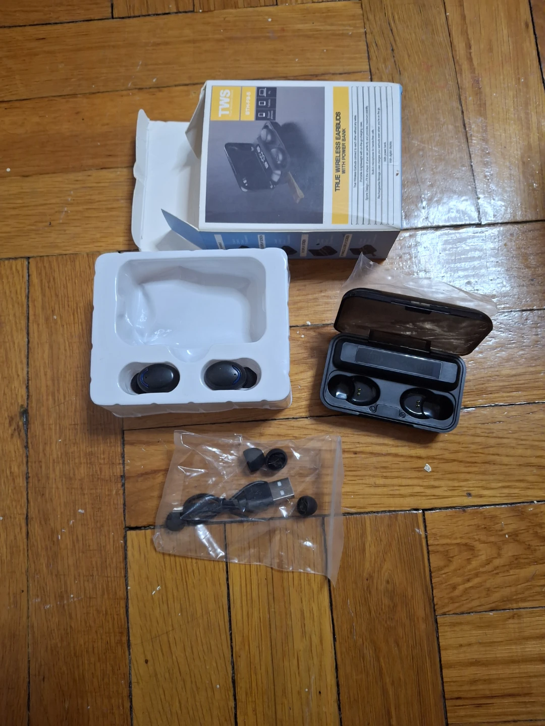 TWS BTH-F9-5 True Wireless Earbuds with Power Bank - photo 3