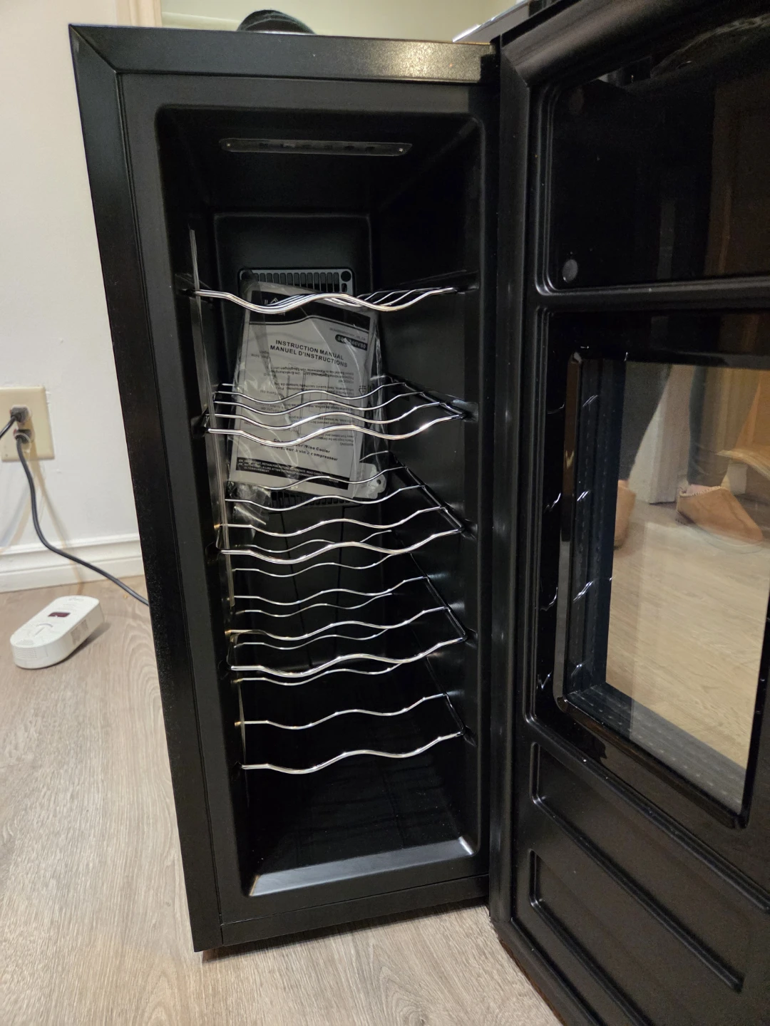 HOMCOM Wine Fridge, 12 Bottle, Black - photo 2