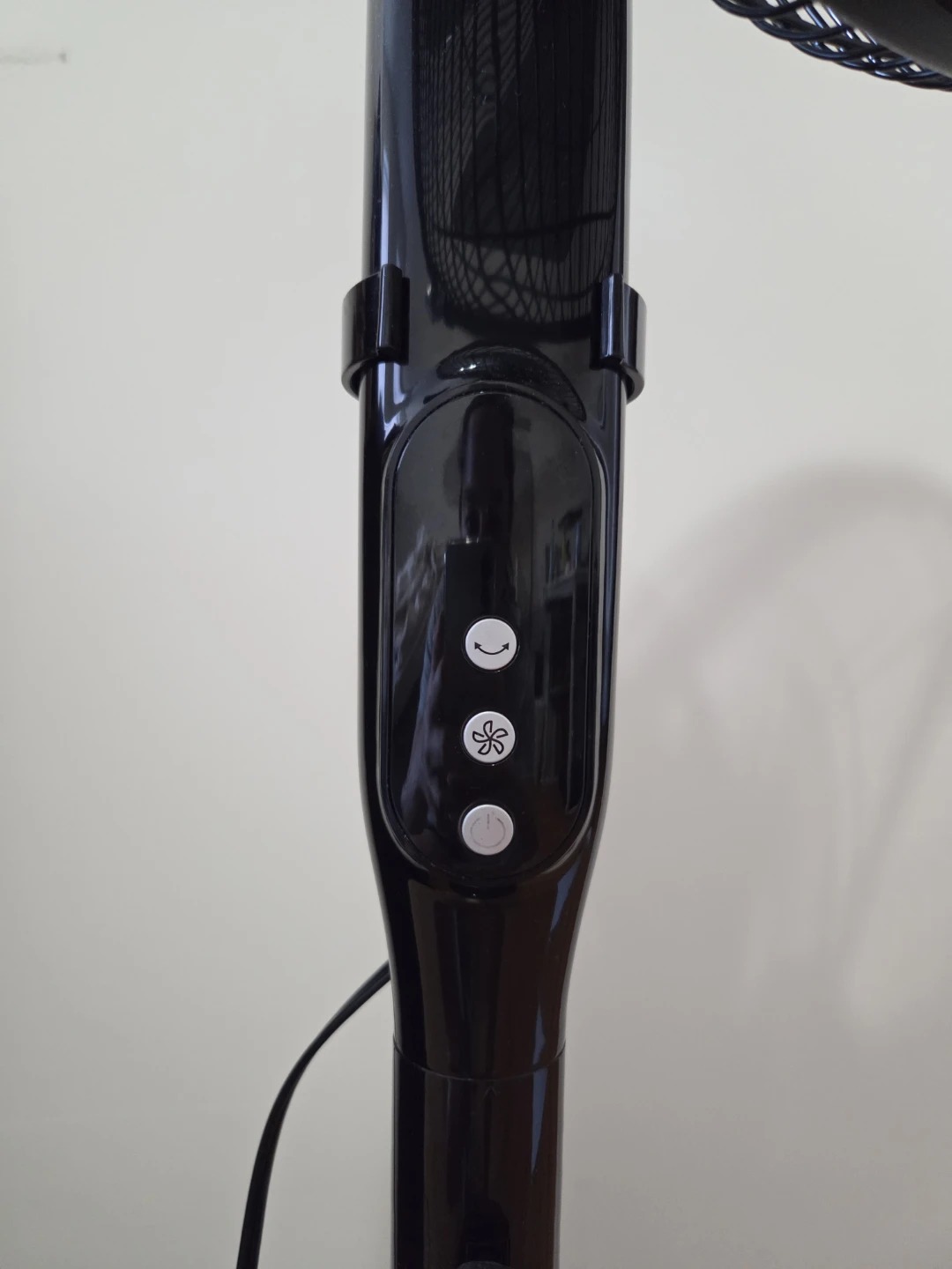 Pedestal Fan and Remote - photo 4