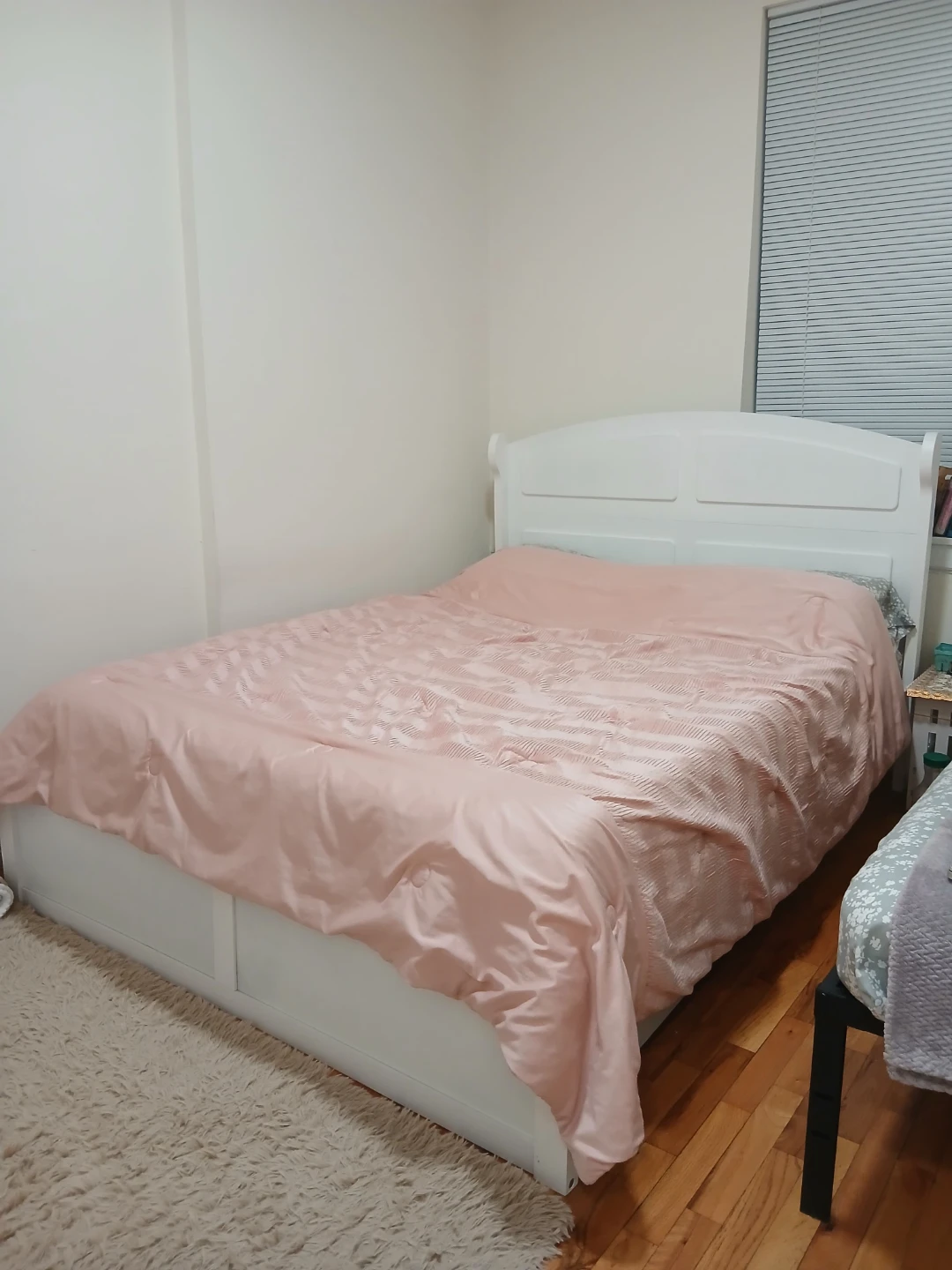 Queen White tundle Bed Frame with mattress - photo 2
