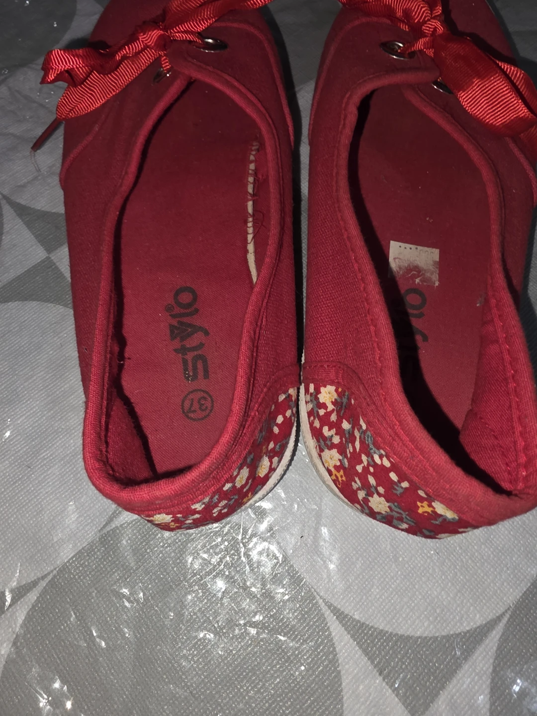Stylo Red Floral Accent Canvas Shoes - Size 37 - photo 3
