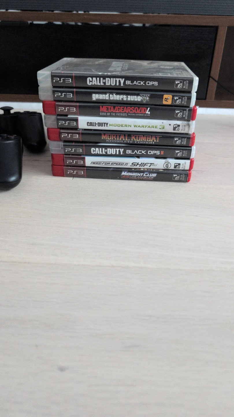 Sony Playstation 3 Slim (PS3) with Games & Controllers - photo 2