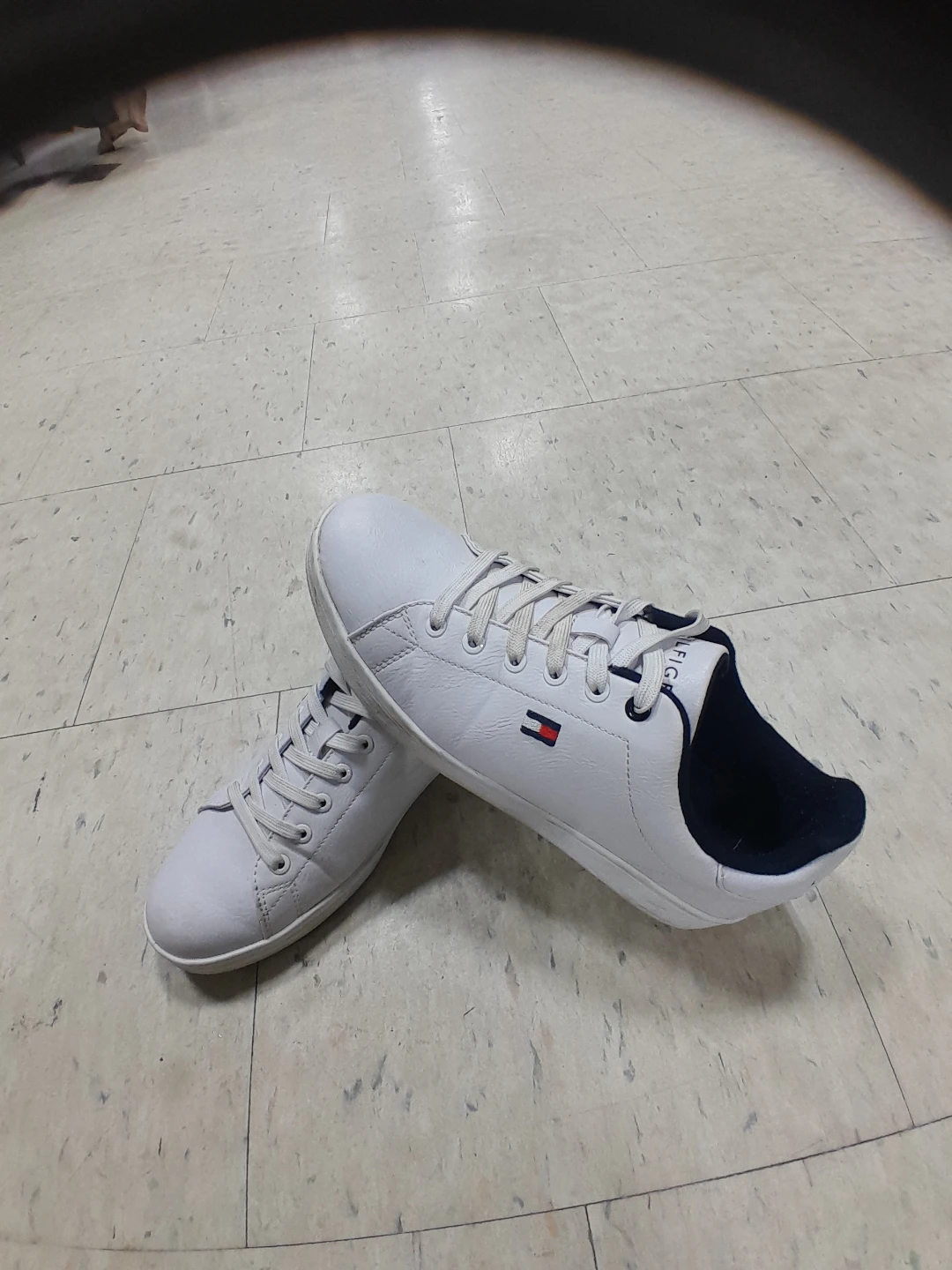 Tommy Hilfiger White Sneakers Solid Men's Size 9