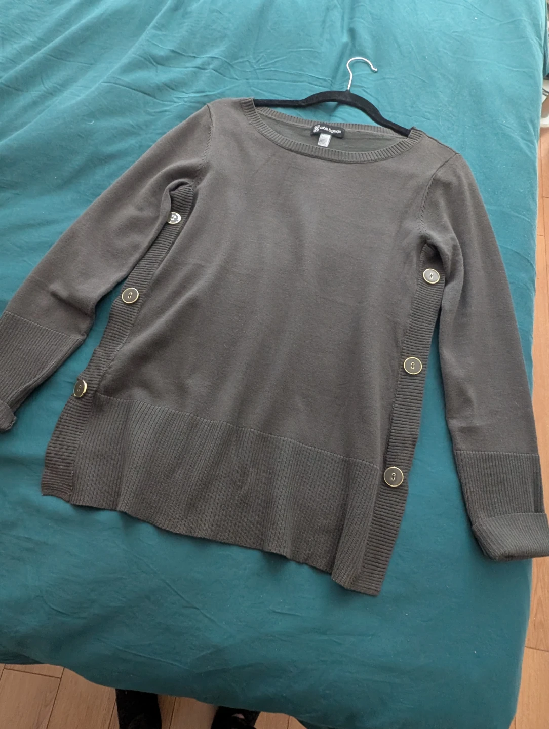 Cable & Gauge Olive Green Button-Accent Sweater
