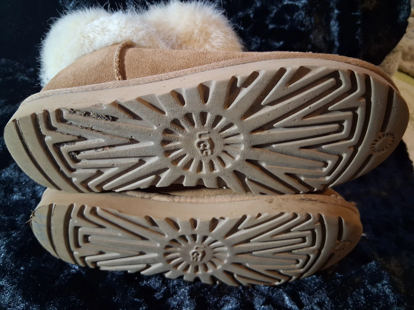 UGG Australia Boots with Fur Trim - photo 4