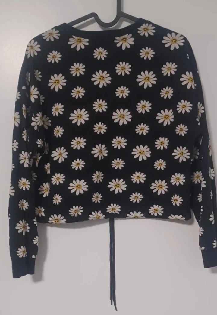 Forever 21 Daisy Print Sweatshirt - Size S - photo 2