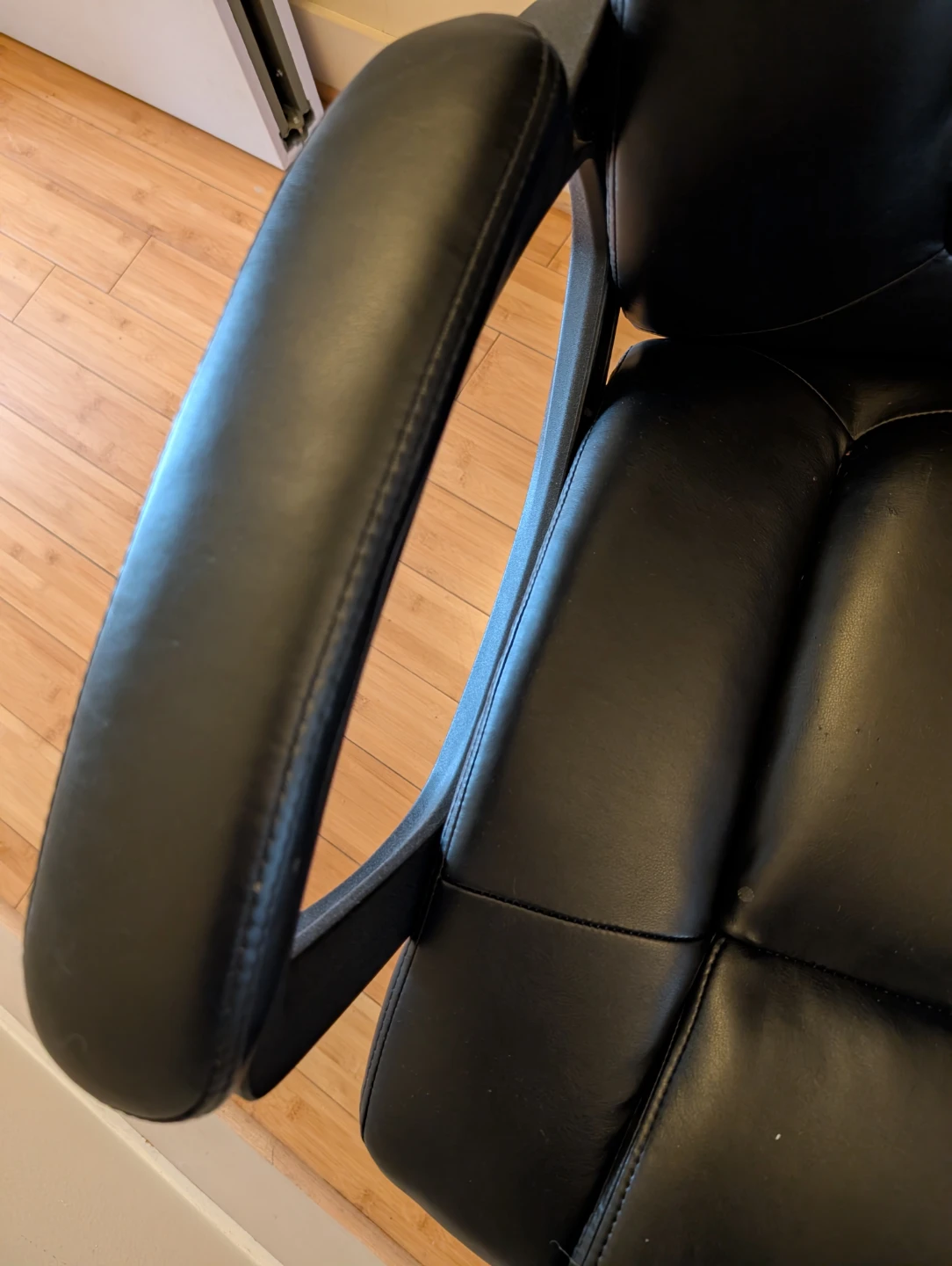Black Office Chair - photo 2