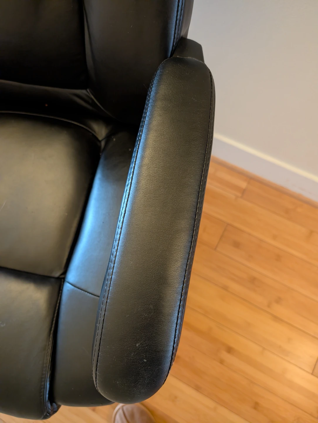 Black Office Chair - photo 3
