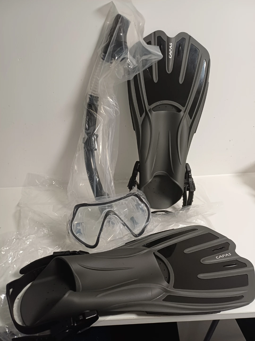 CAPAS Snorkel Set with Fins, Mask, & Snorkel Size: S/M - photo 2