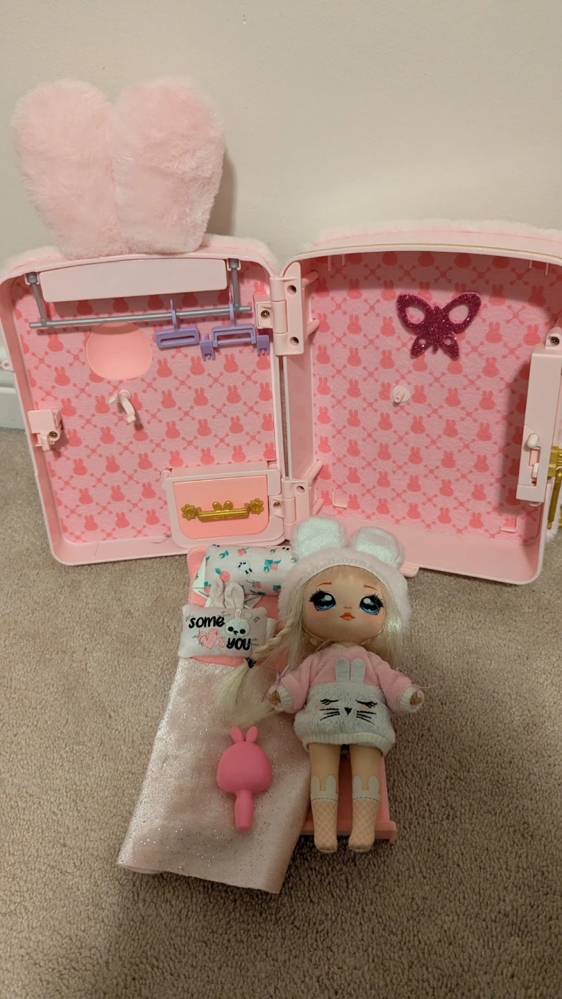 Na! Na! Na! Surprise Bedroom Backpack Playset