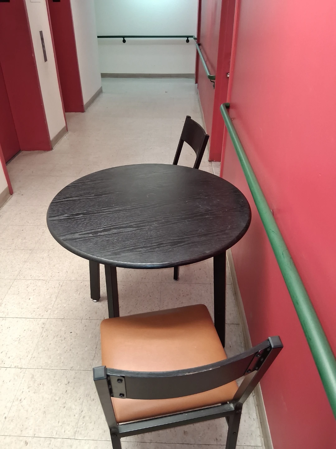 2 chairs 1 table