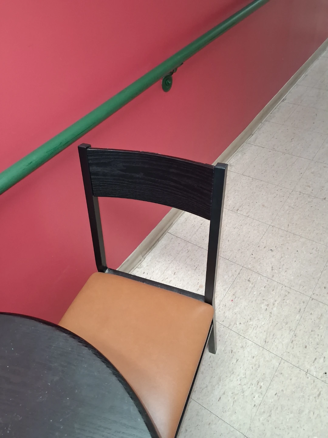 2 chairs 1 table - photo 2