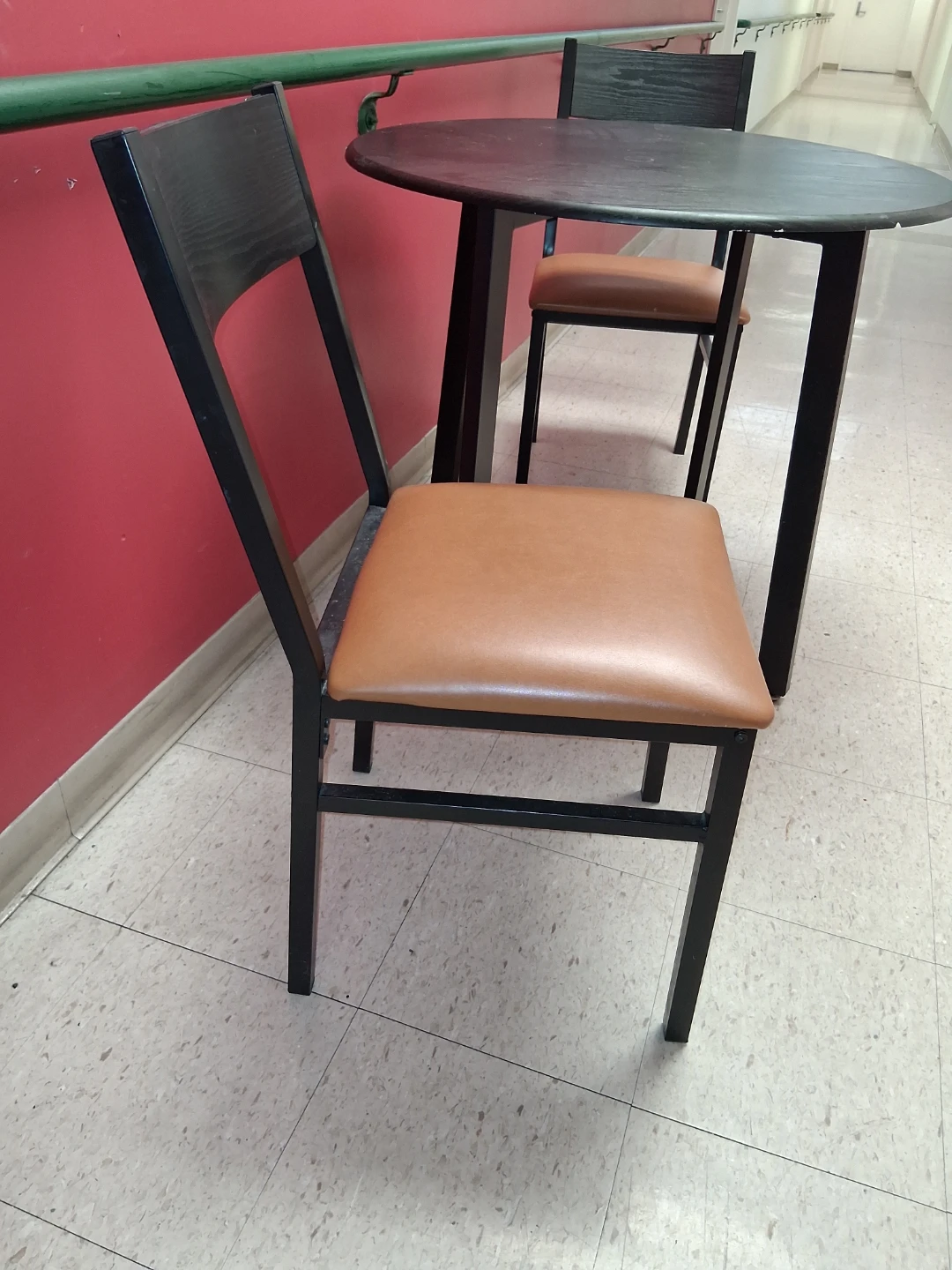 2 chairs 1 table - photo 4