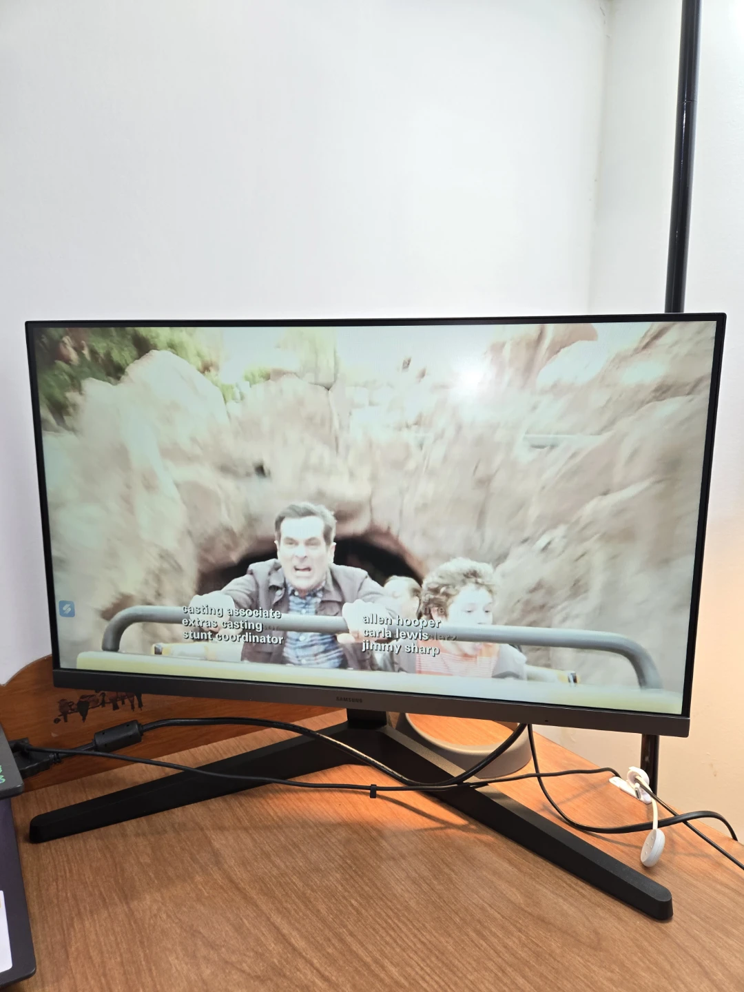 Samsung 27-inch Computer Monitor with keyboard and hdmi cable - photo 2