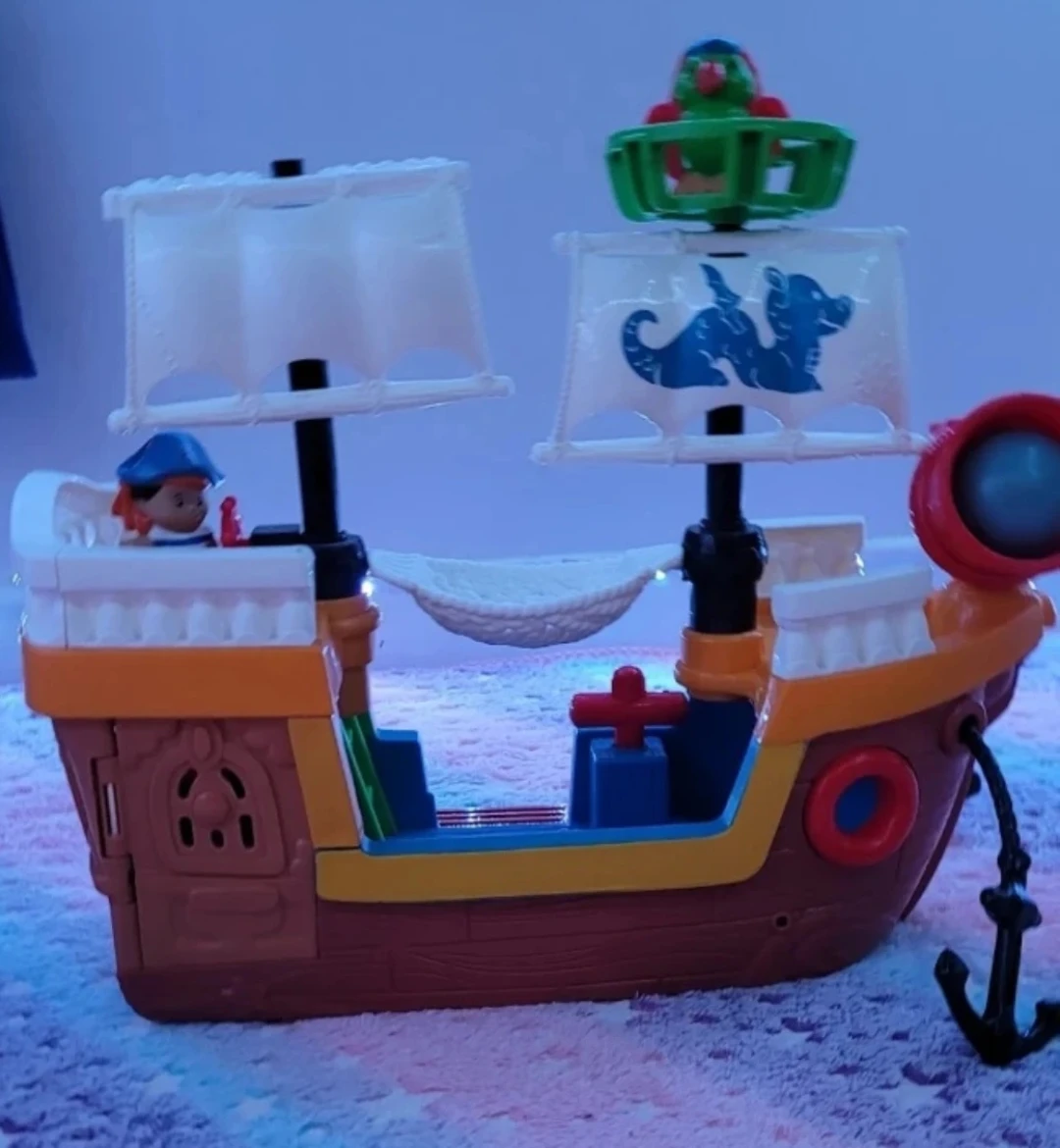 Fisher-Price Little People Pirate Ship - photo 3