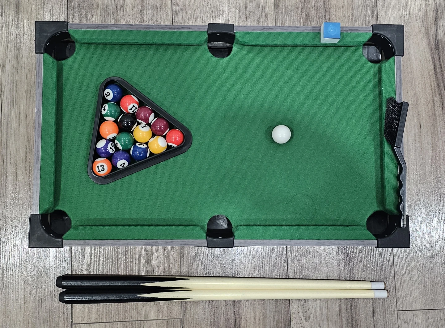 Mini Pool Table with Cues and Balls