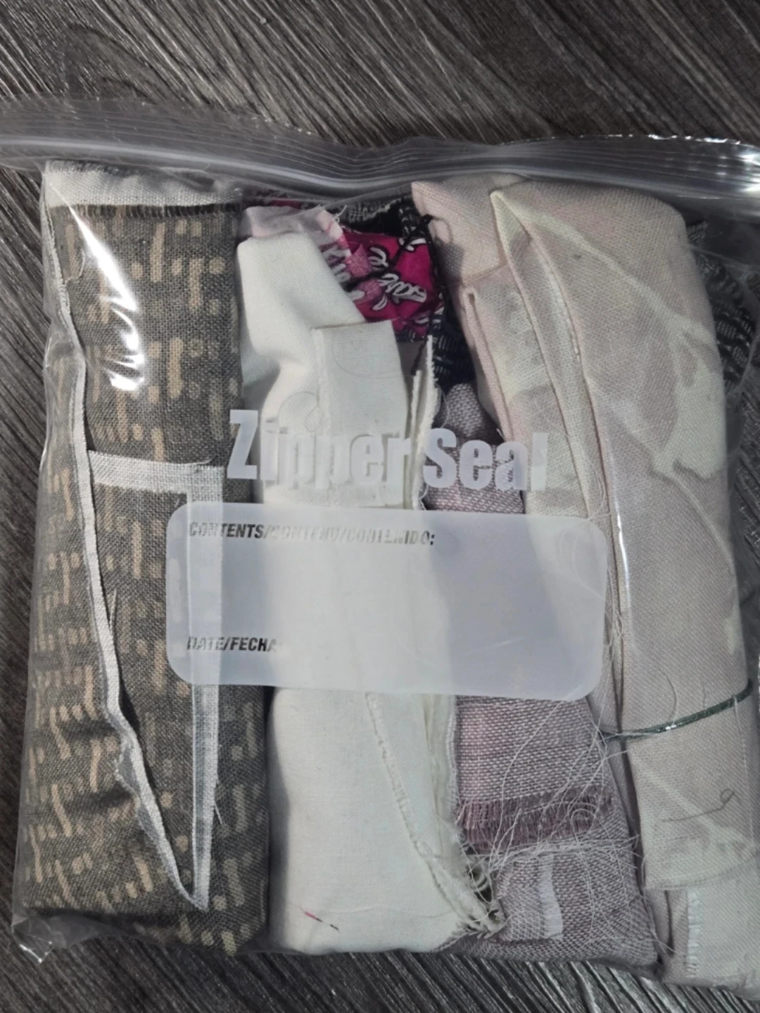 Assorted Fabric Scraps bundle 🧵 - photo 3