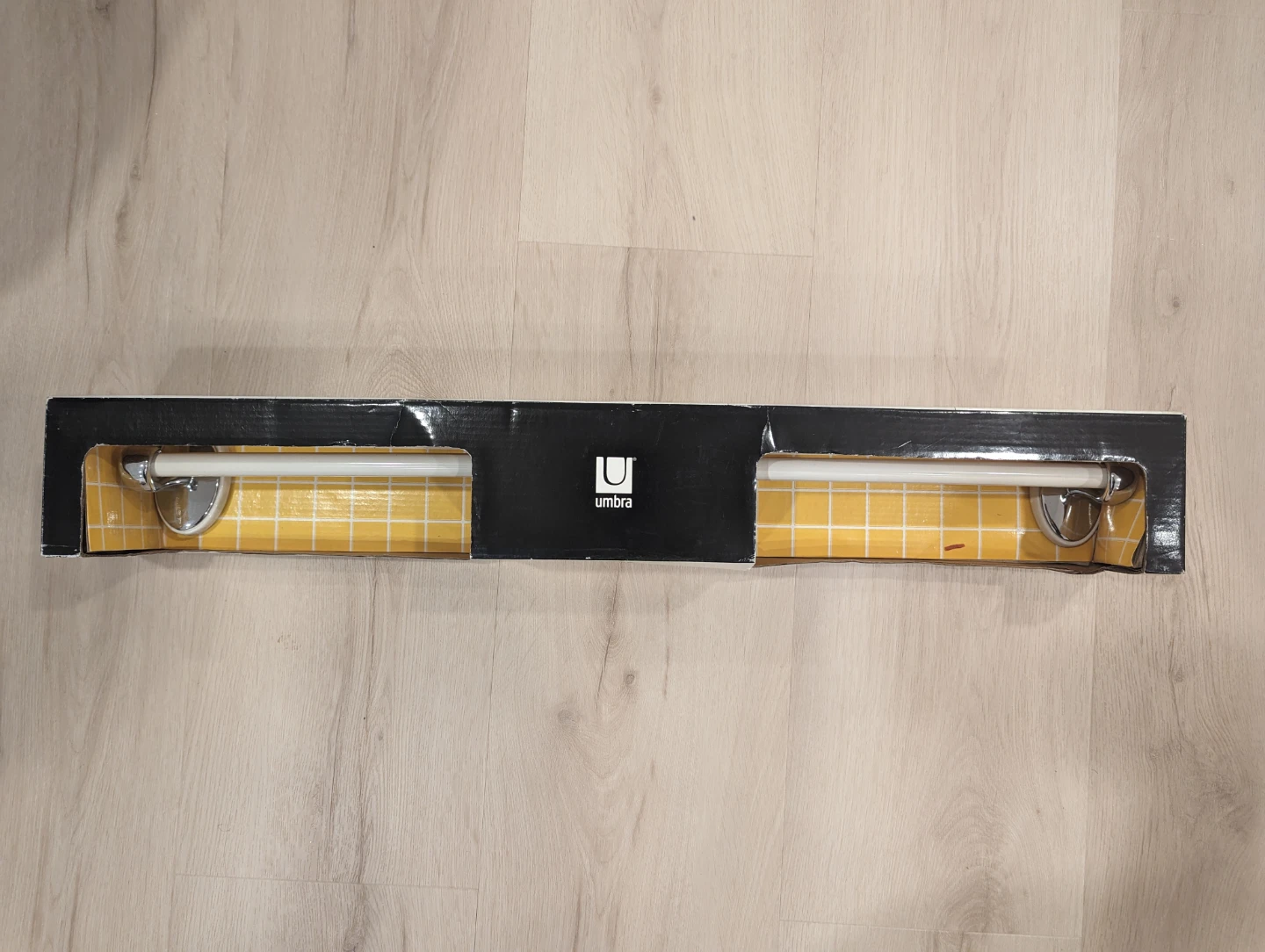 Umbra ISLA Towel Bar - New in Box!